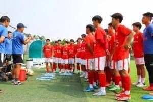 恒大足校倒闭？官方回应：恒大足校各年龄段梯队已陆续返校