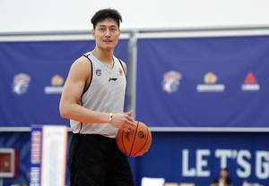 改头换面？去年状元区俊炫福建首秀贡献22分7板2助2帽