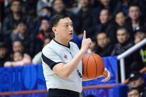 名哨叶楠无缘新赛季CBA!篮协官方发布联赛技术官员名单