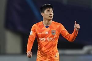 记者:泰山队明天将与沧州雄狮热身 5名国脚最快9日归队