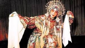 李惠堂跟梅兰芳同级,表明了观众对其的喜爱
