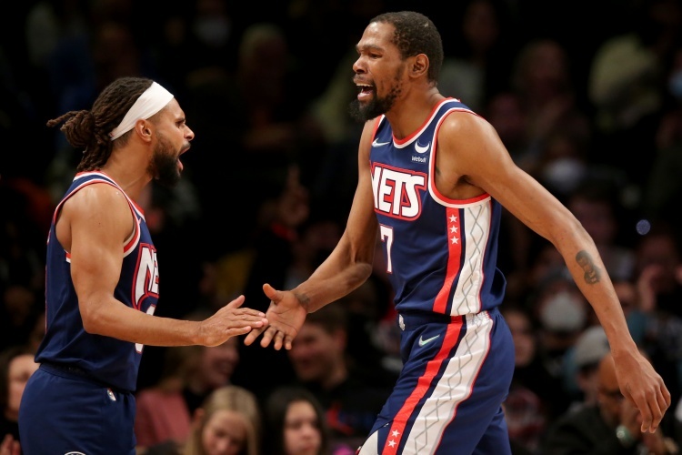 KD:我为我们每个人都能挺身而出感到骄傲 这是个漫长的赛季