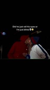 哈哈！姆巴佩被美女脸碰脸后翻白眼