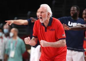 波波维奇谈尤班克斯重回NBA:太棒了 他工作很努力