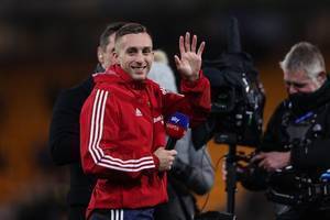 德乌洛费乌:效力米兰时我是队内最佳 计划赛后和莱奥交换球衣