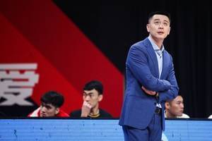 杨鸣谈球队三分球低迷:我感觉是心理方面的问题