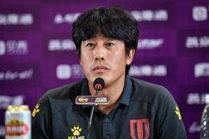徐正源:中国有很多好球员,相信中国足球能回到以前的地位
