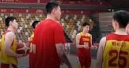 👀张镇麟和王岚嵚交流 程帅澎打趣：这是小赵继伟 提前熟悉队友